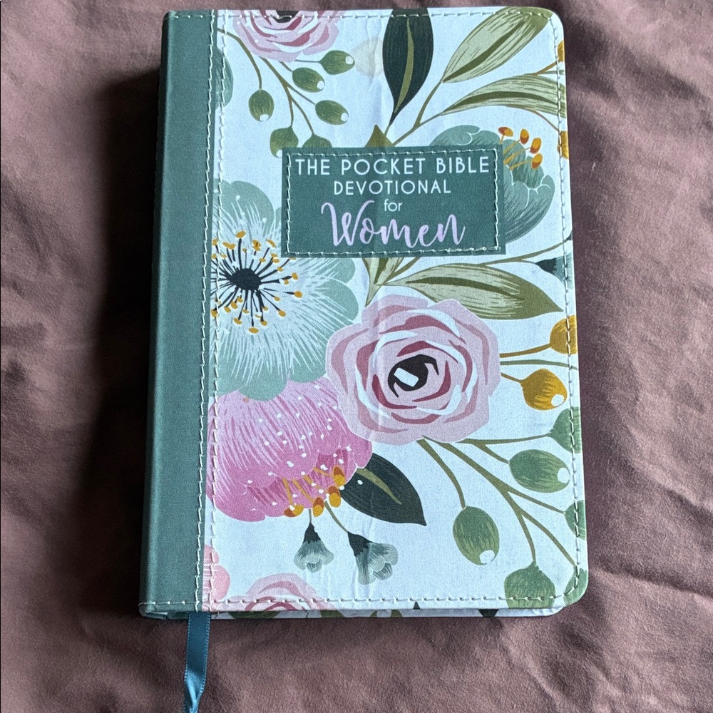 Floral Pocket Bible Devotional for Women